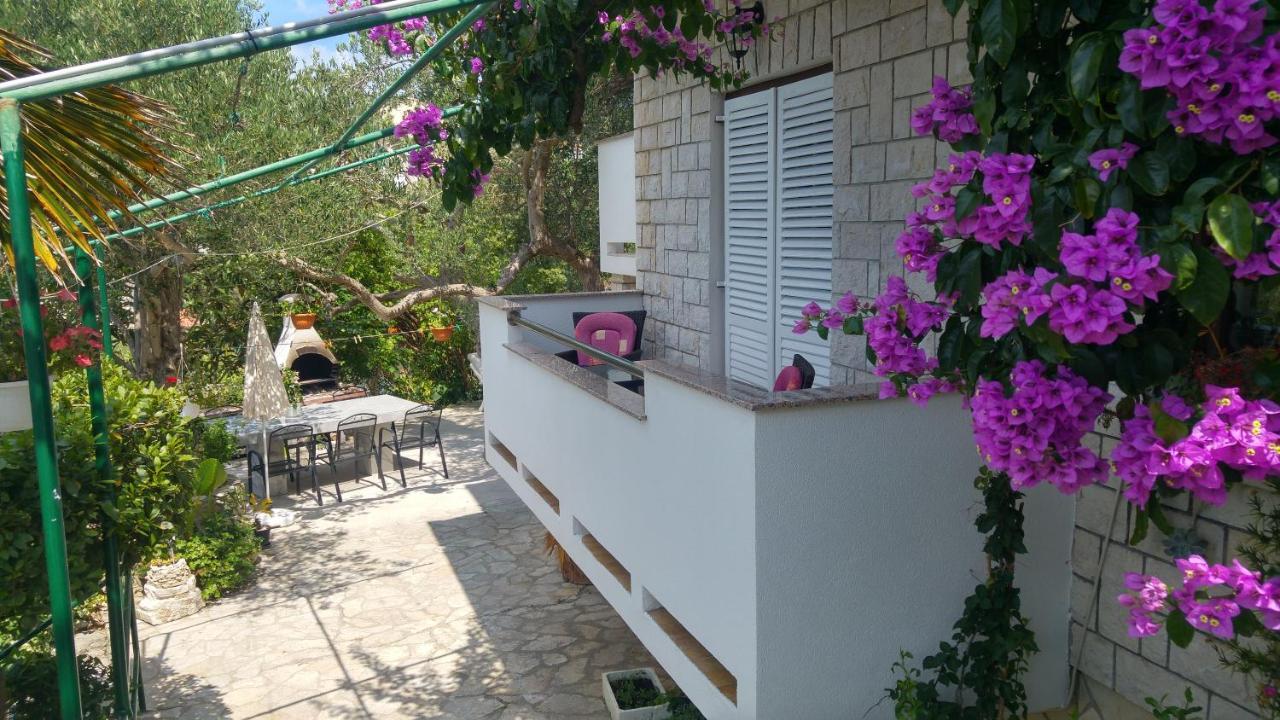 Paradise House At Sea Rab Town Exterior photo